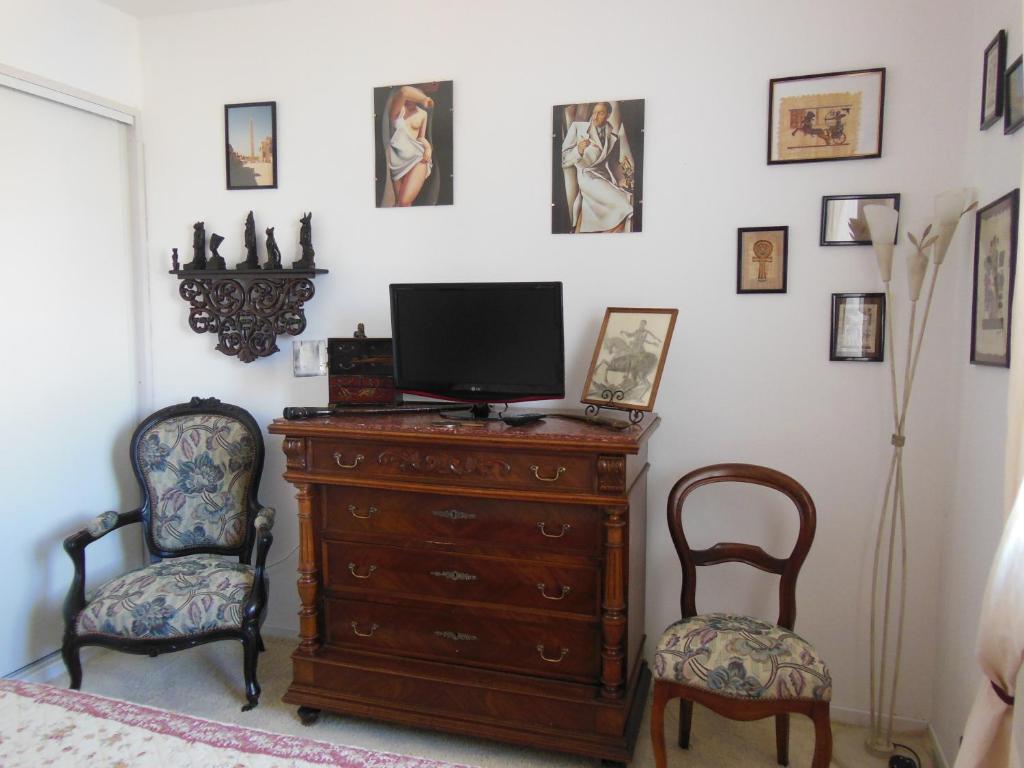 Lédenon O Doux S'Home الغرفة الصورة